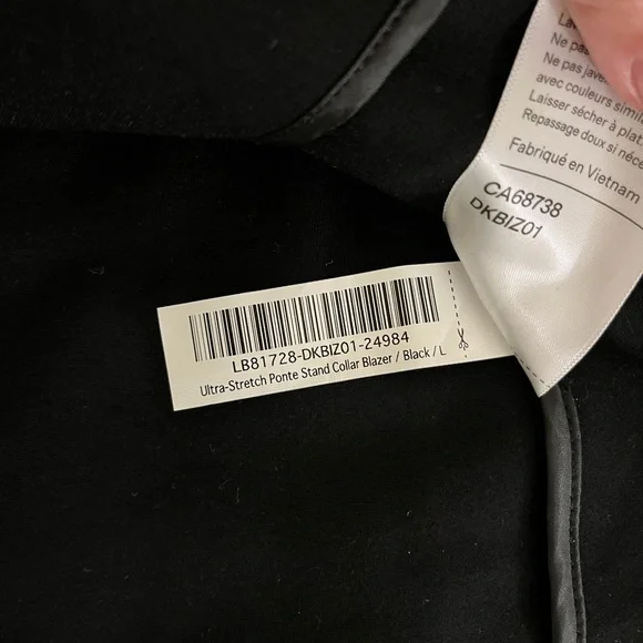 NWOT Quince ultra-stretch ponte stand collar blazer black L - Picture 11 of 13